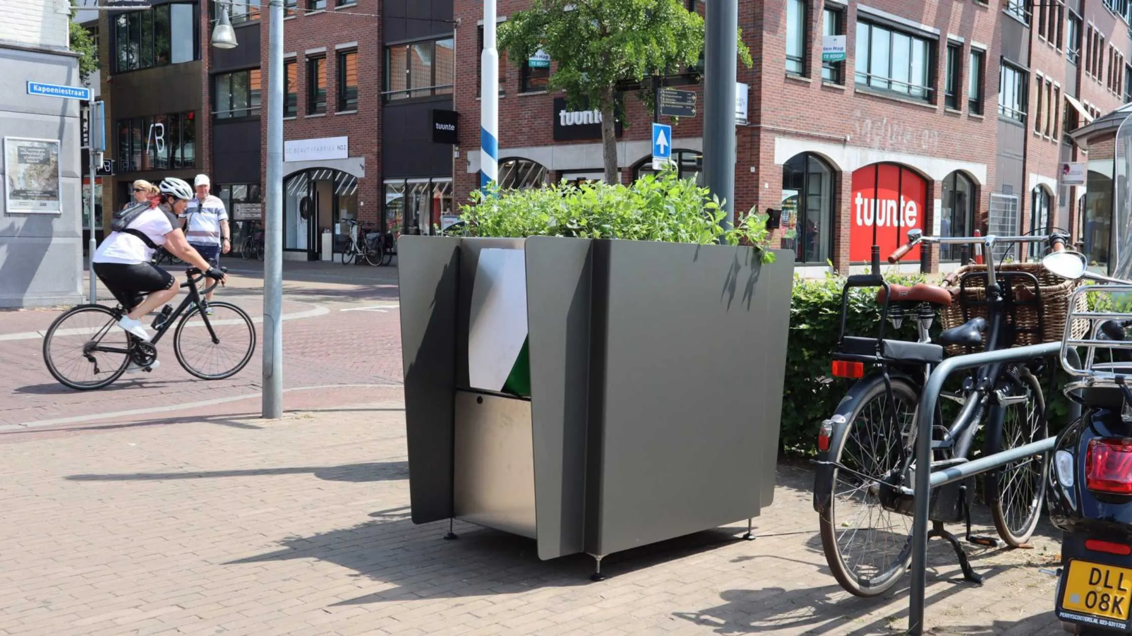 GreenPee Company Installs Hemp-Based Urinals in Amsterdam to Put an Halt to “Wild Peeing”